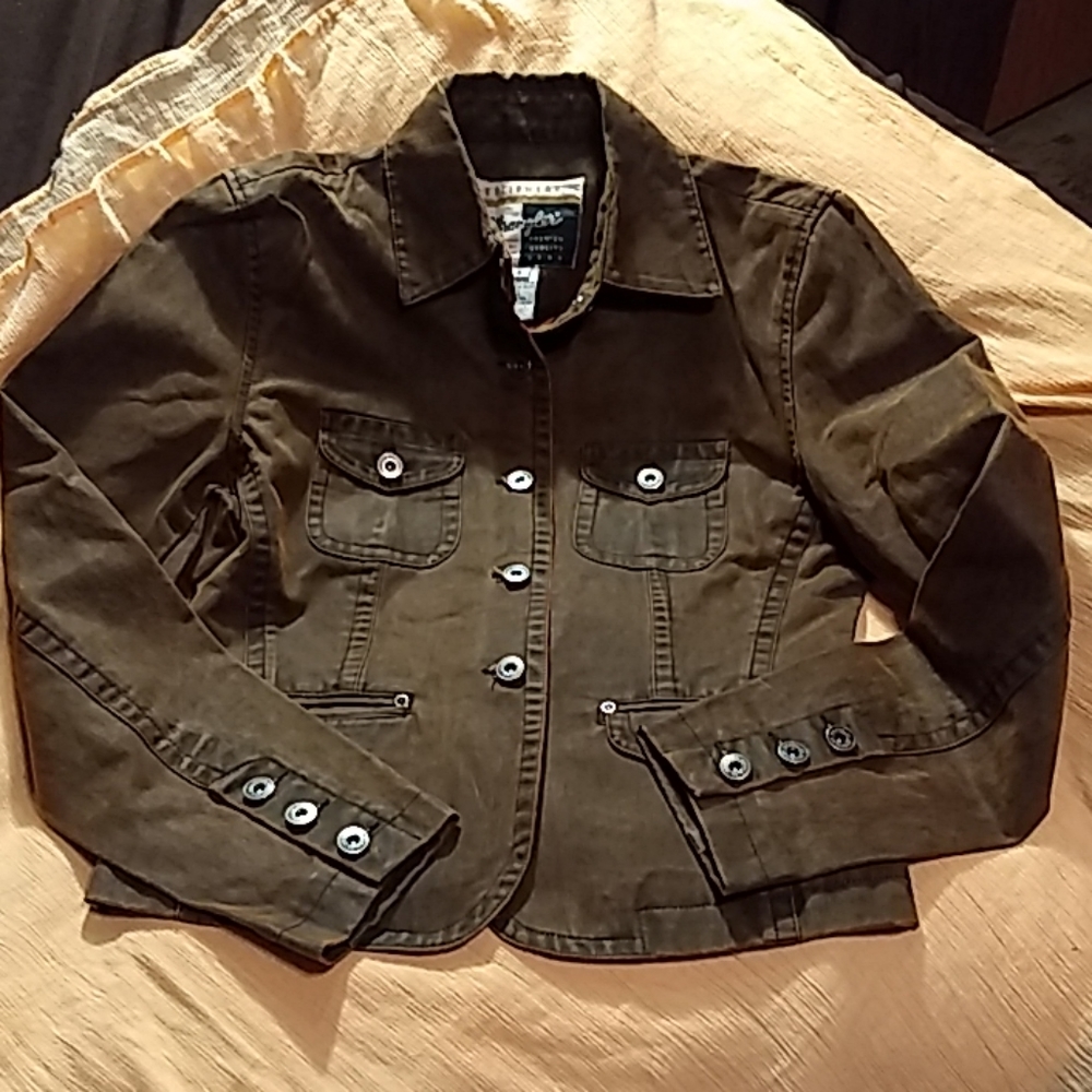 Wrangler Distressed Faux Leather Small